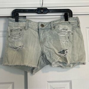 American Eagle distressed shorts EUC size 8